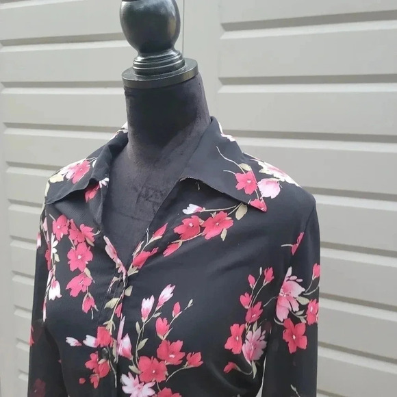 C.B Collections Women's Blouse 3/4 Sleeve Floral Black Red Semi Sheer Medium M - Picture 3 of 8